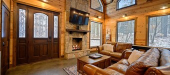 Cabin Vibe - Bunkroom - 3 King - Firepit - Shuffleboard