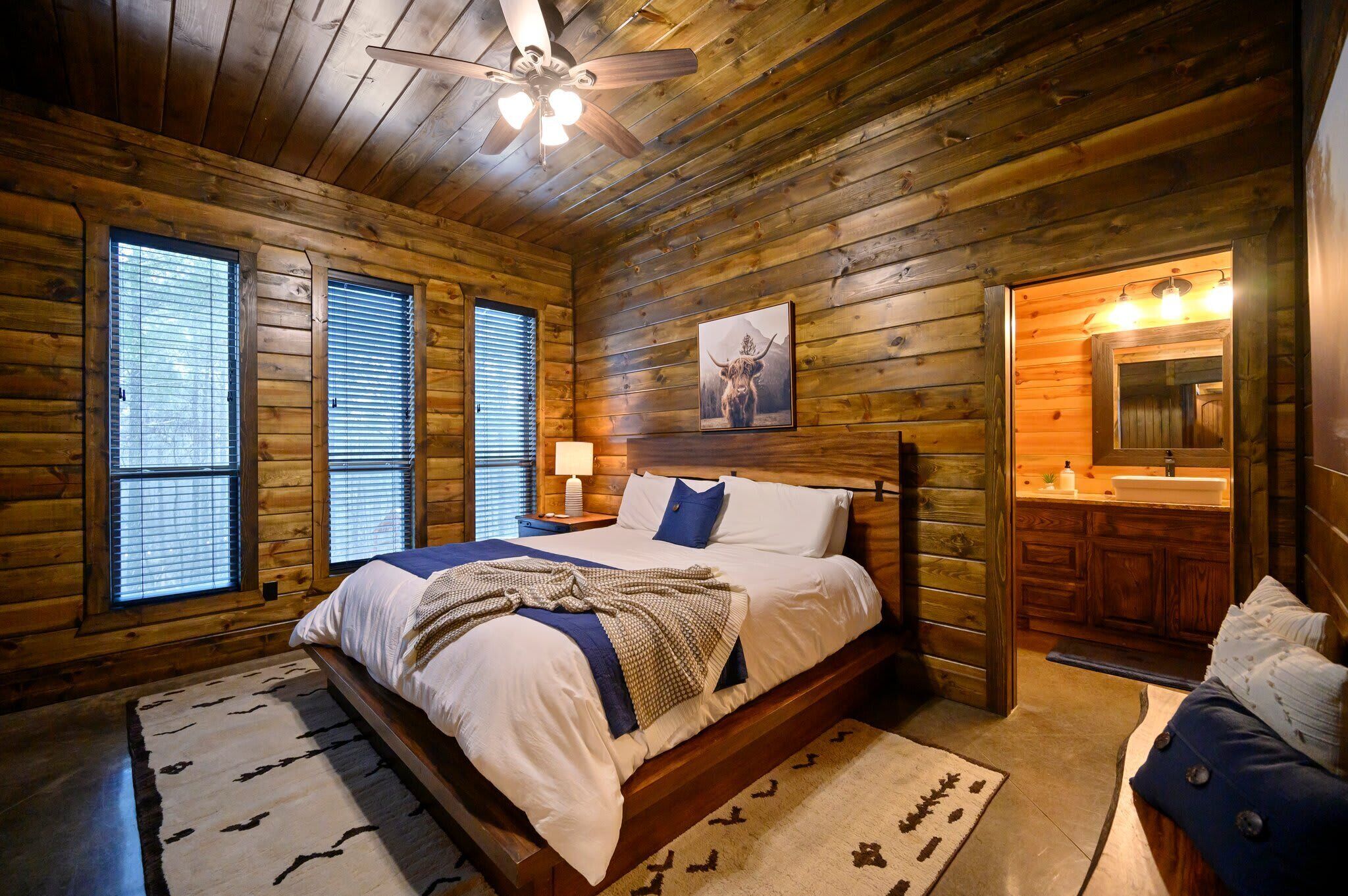 4 bedrooms, individually decorated, individually furnished, bed sheets