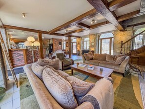 TV, fireplace, stereo