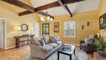 TV, fireplace, offices