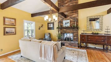 TV, fireplace, offices