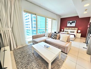 Desk, iron/ironing board, travel cot, free WiFi - Sunrise Homes - Cozy Studio next to JBR Beach (Dubai Marina)