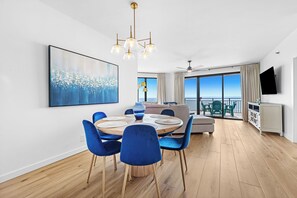 Dining - 302C - 2 bedroom and 2 bath newly remodeled (ORANGE BEACH)