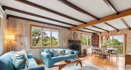 Walk to Oceanside Beach!