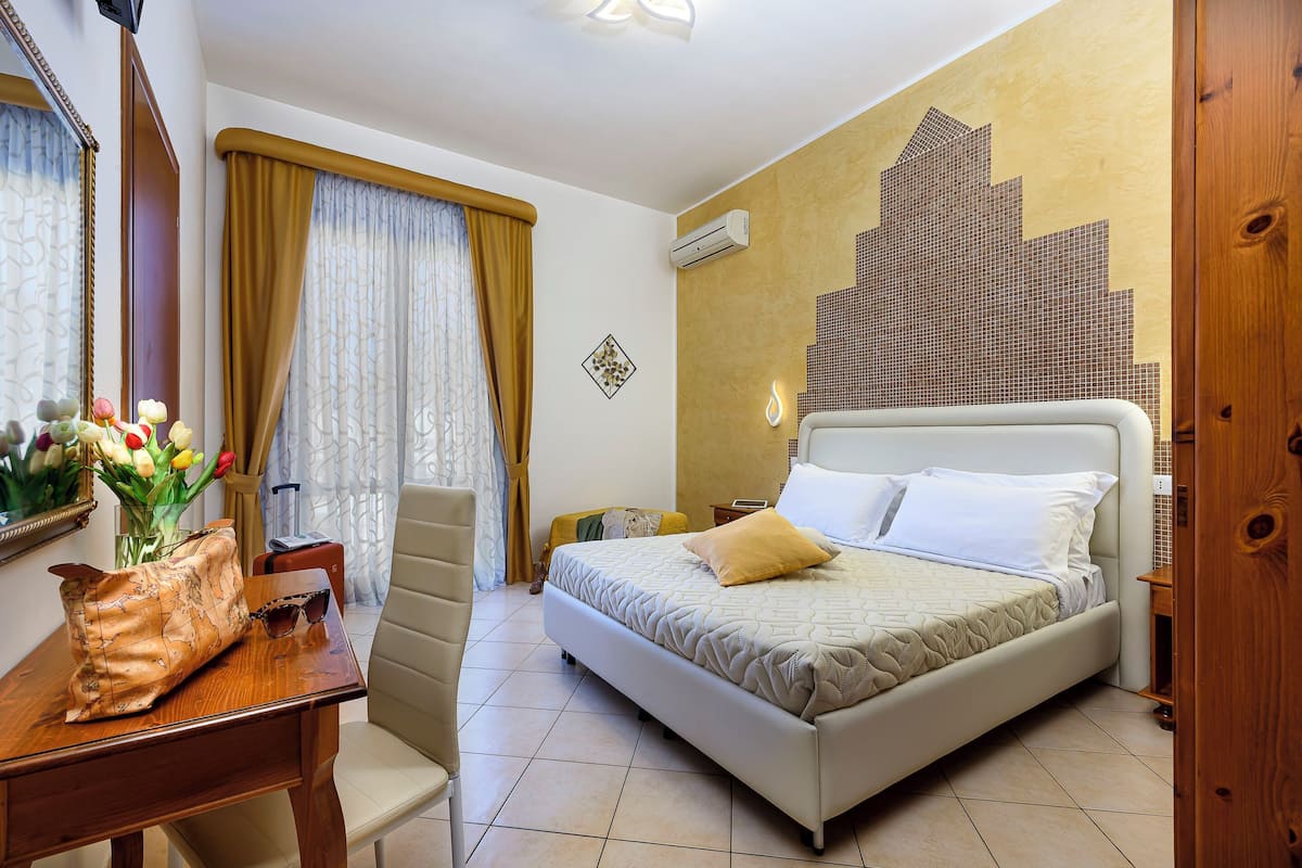 Double Room, Balcony, City View | 1 bedroom, in-room safe, desk, blackout drapes