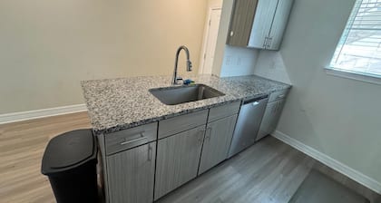 Cozy 1-bedroom with fitness room, WiFi in charming Cedar Park