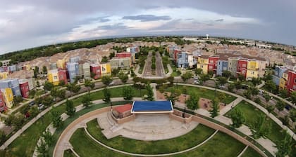 2B/2BA Chic & Modern Gem near Downtown