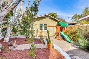 Interior - 1 Mi to Dtwn: Updated Guesthouse in Phoenix! (Phoenix)