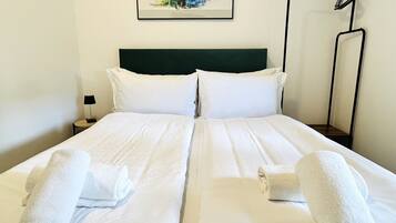 Room, 1 Queen Bed | Free WiFi