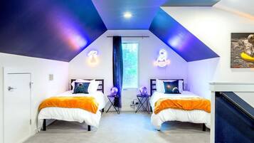 House | 5 bedrooms, desk, Internet