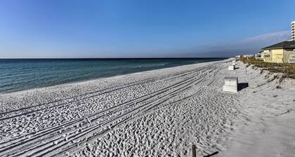Walk to Beach: Resort Retreat w/ Balcony in Destin