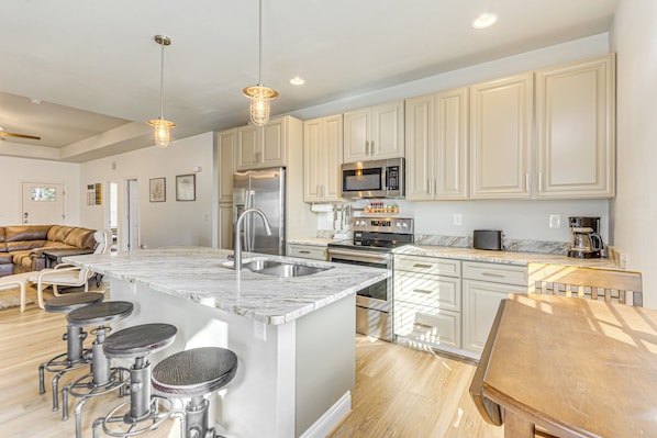 House (3 Bedrooms) | Front of property - Outdoor Bar & Fire Pit: Navarre Getaway! (Navarre)