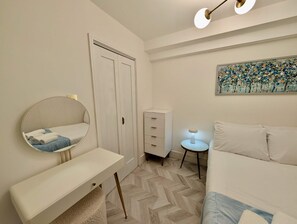 1 室のベッドルーム、デスク、アイロン / アイロン台、WiFi