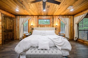Cabin, 1 King Bed with Sofa bed, Hot Tub, Garden View (Red Fern Cabin) | 1 bedroom, individually decorated, individually furnished, bed sheets