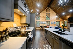 Cabin, 1 King Bed with Sofa bed, Hot Tub, Garden View (Red Fern Cabin) | Private kitchen | Fridge, microwave, oven, stovetop
