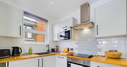 Seaside Escape Retreat in Westcliff-on-sea