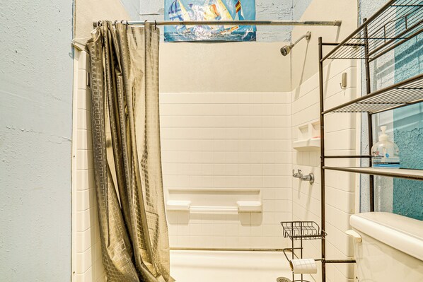 Interior - 10 Mi to Franklin Mountains: Quiet Studio w/ Patio (El Paso)