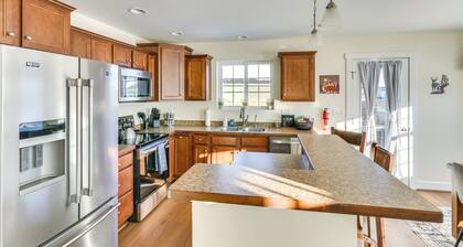 26 Mi to Bridger Bowl Ski: Home w/ Fenced Yard!