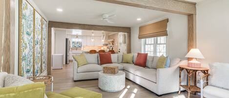 独立别墅 (3 Bedrooms) | 起居区 | 电视、游戏机、DVD 播放器