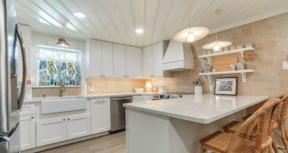 Walk to Lake Texoma: Kingston Retreat w/ Deck!
