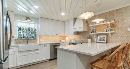 Walk to Lake Texoma: Kingston Retreat w/ Deck!