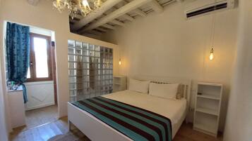 1 Schlafzimmer, Reisekinderbett, kostenloses WLAN, Bettwäsche