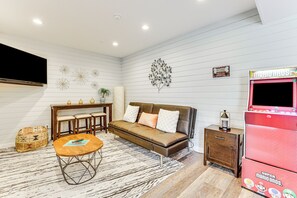 Apartment (1 Bedroom) | Interior