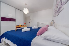 6 makuuhuonetta, ilmaiset vauvansängyt, vuodevaatteet