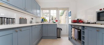 New perfect 3 bed house with garden and PARKING!