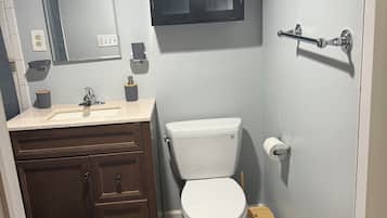 Hårtørrer, håndklæder, Sæbe, Toiletpapir