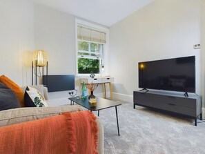 Apartment | Living area - London Charm at Charleville Apartment (London)