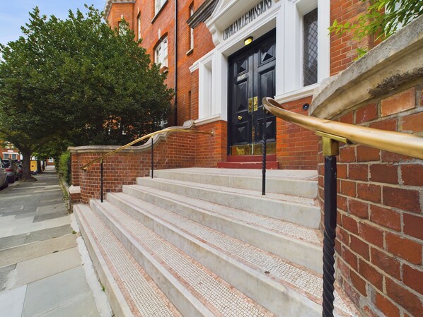 Apartment | Exterior detail