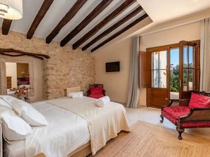 12 bedrooms, iron/ironing board, WiFi, bed sheets