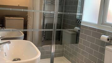 Apartment | Bathroom