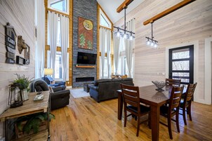 Cabin, Multiple Beds, Hot Tub, Garden View (Stardust Hollow) | Interior