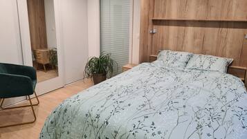 1 bedroom, iron/ironing board, WiFi, bed sheets