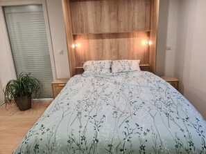 1 室のベッドルーム、アイロン / アイロン台、WiFi、ベッドシーツ