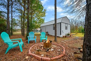 Property grounds - To the Moon Cozy Studio for 2 (Broken Bow)
