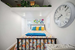 Studio Suite, 1 Queen Bed, Kitchen, Garden View (To The Moon) | 1 bedroom, individually decorated, individually furnished, bed sheets