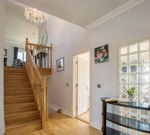 Villa | Interior - Waterford Villa 5 Bed Beach Retreat (Ardmore)