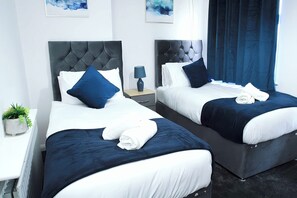 2 bedrooms, iron/ironing board, free WiFi, bed sheets - House Sleeps 5 With Garden and Parking (Birmingham)