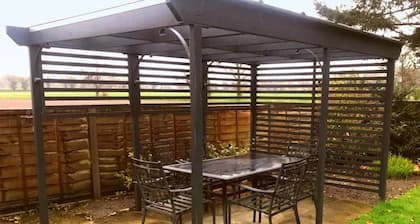 Barn With Countryside Views in Private Garden