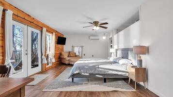 Cabin, 5 Bedrooms | 5 bedrooms, laptop workspace, iron/ironing board, cribs/infant beds