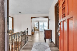 Cabin, 5 Bedrooms | Interior