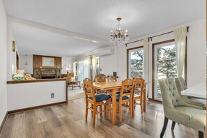 Cabin, 5 Bedrooms | Interior