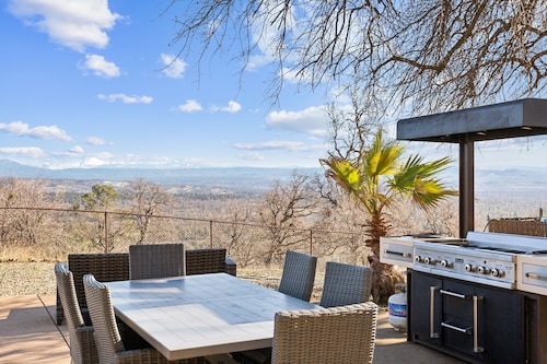 Stunning Mountain Retreat With Unmatched Views 5 Bedroom Estate