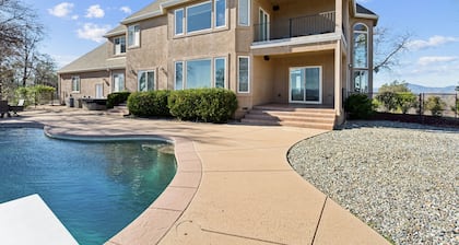 Stunning Mountain Retreat With Unmatched Views 5 Bedroom Estate