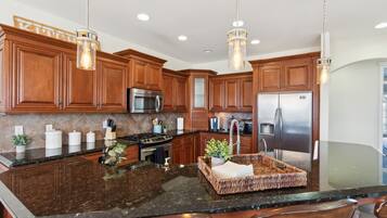 Villa, 5 Bedrooms | Private kitchen | Fridge, oven, coffee/tea maker, toaster