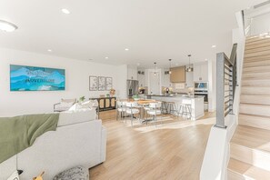Maison mitoyenne, 4 chambres | Intérieur