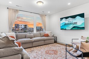 Townhouse, 4 soverom | Oppholdsområde | Smart-TV